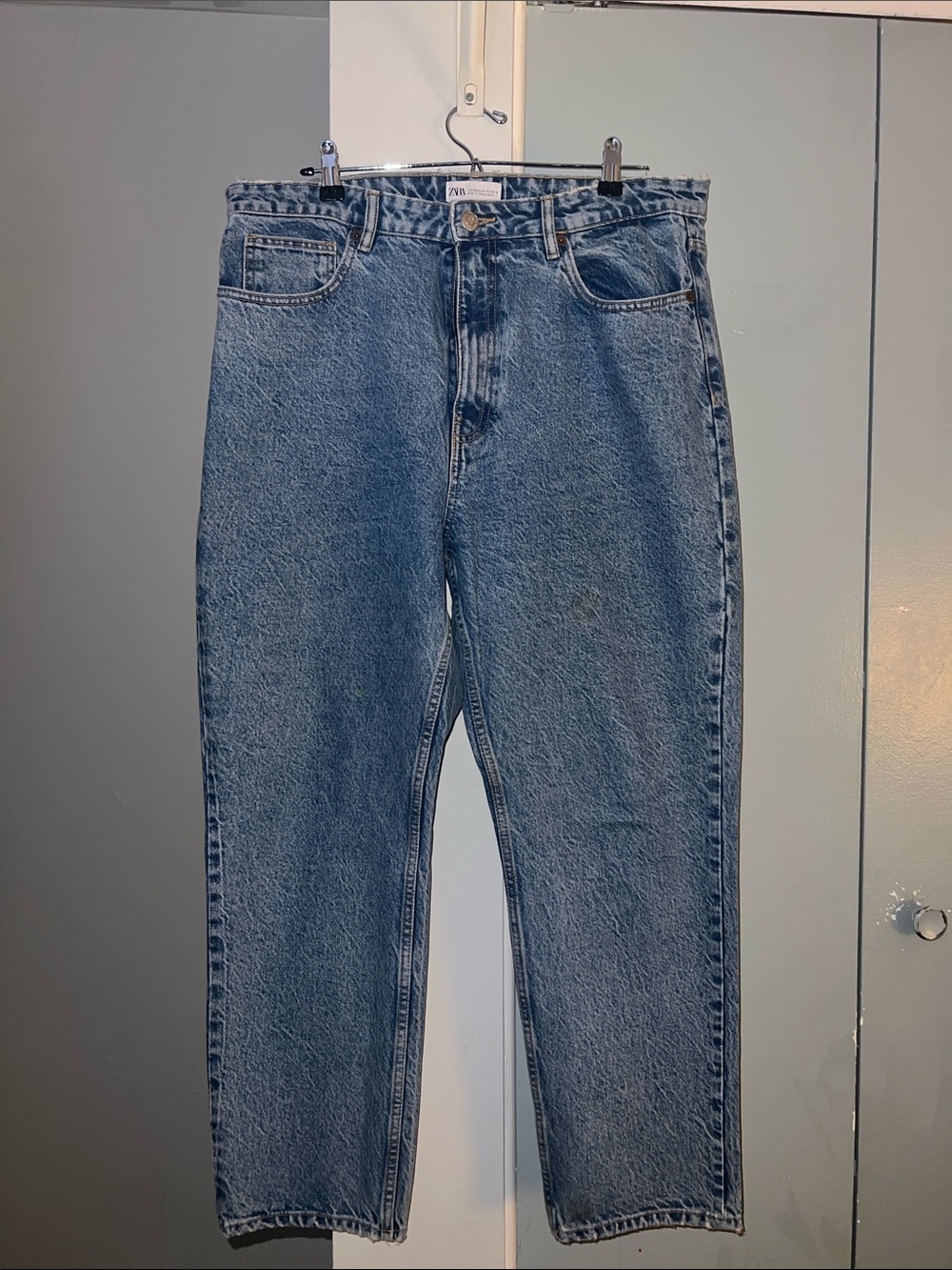 Zara Men's Straight-Leg Denim Jeans — Medium Blue Wash